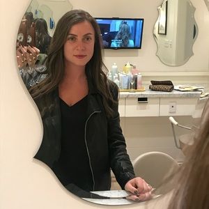 Meet your Posher, Devora